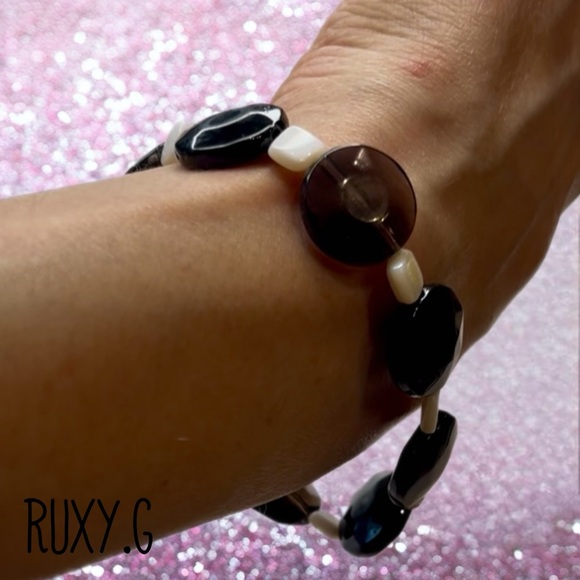 Black and White Women's Bracelet - Picture 4 of 5